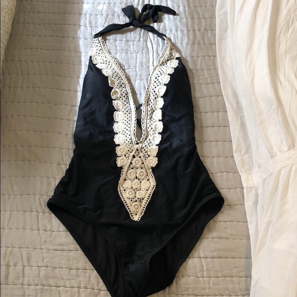 Mossimo women’s one piece swimsuit NWT